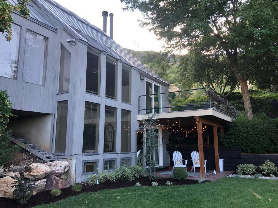 Luxury Mountain Sanctuary - Housity