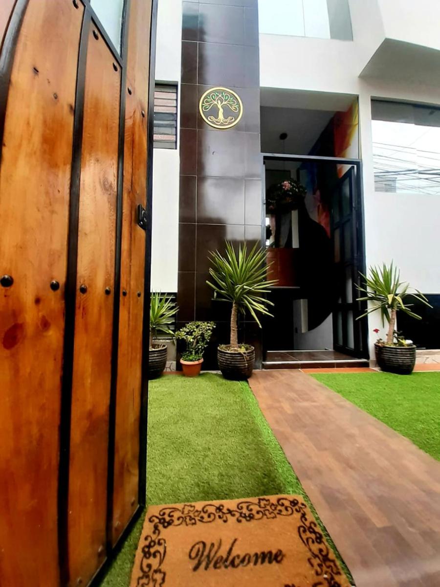 Hidden Garden - Housity