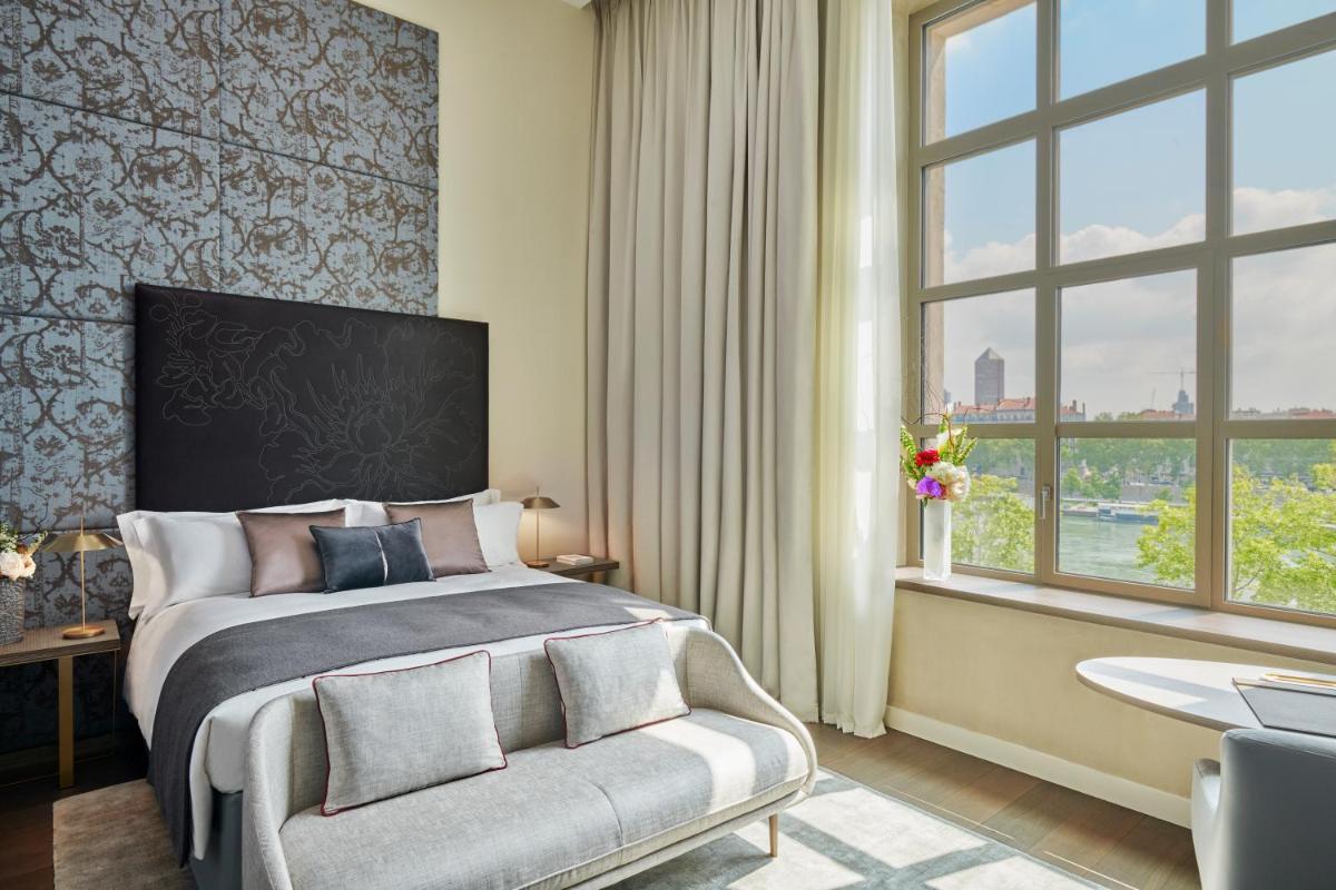 Un ou plusieurs lits dans un hébergement de l'établissement InterContinental Lyon - Hotel Dieu by IHG