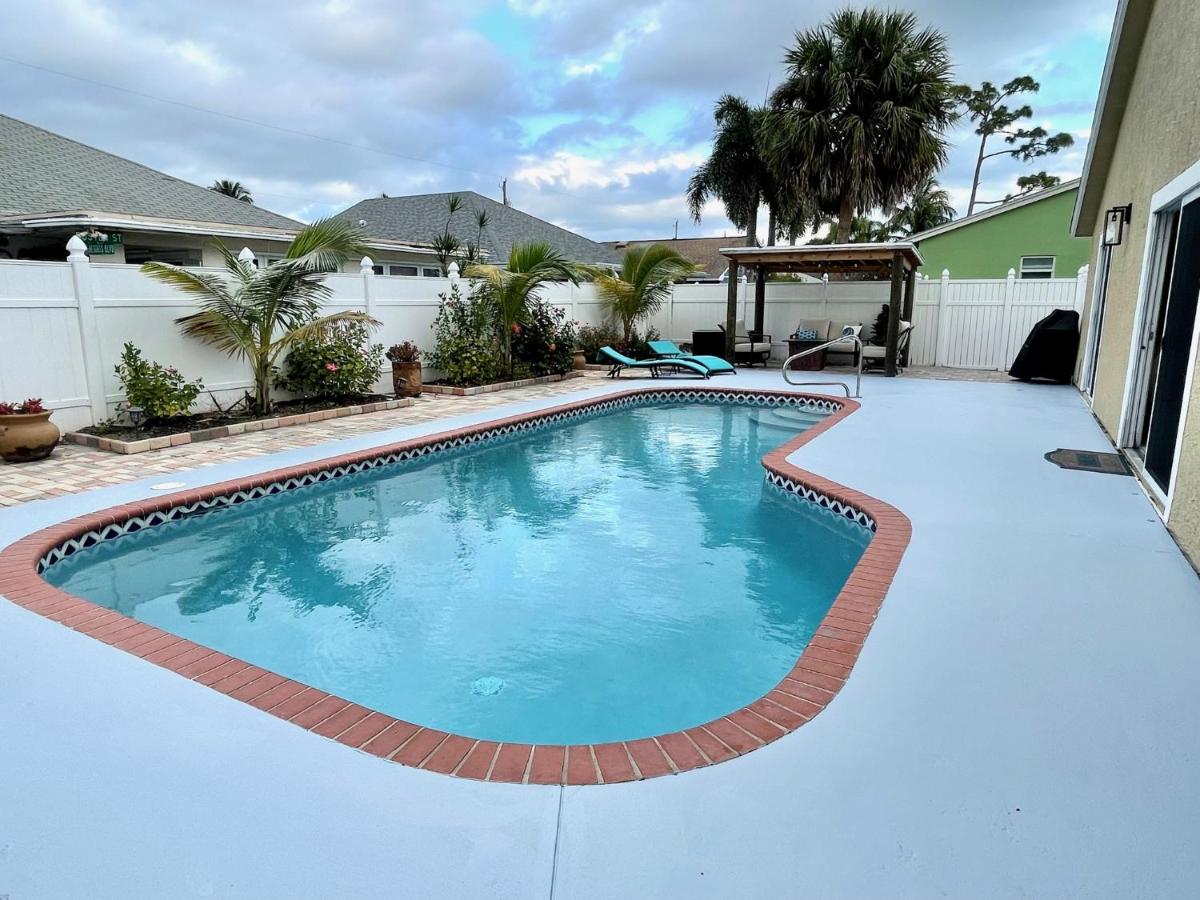 Perfect Family Vacation House with Private Pool - Housity