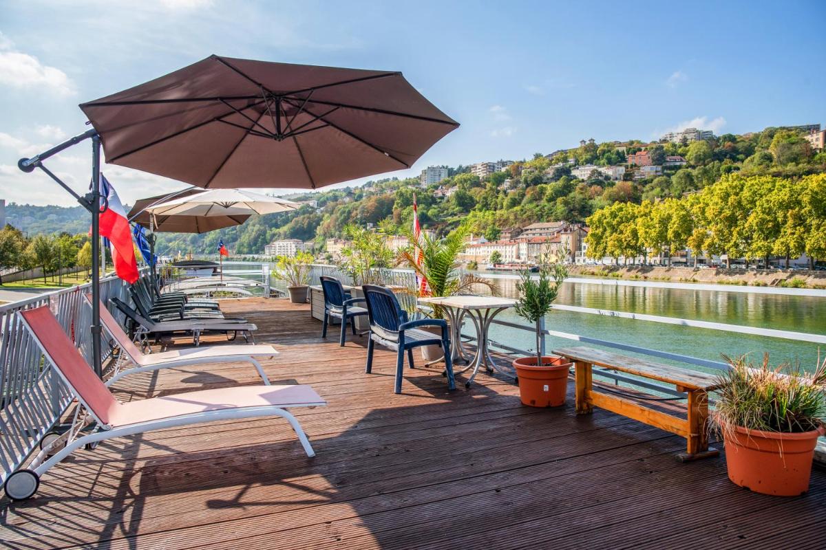 Studio Peniche au coeur de Lyon pour 2 personnes, insolite et calme - Housity