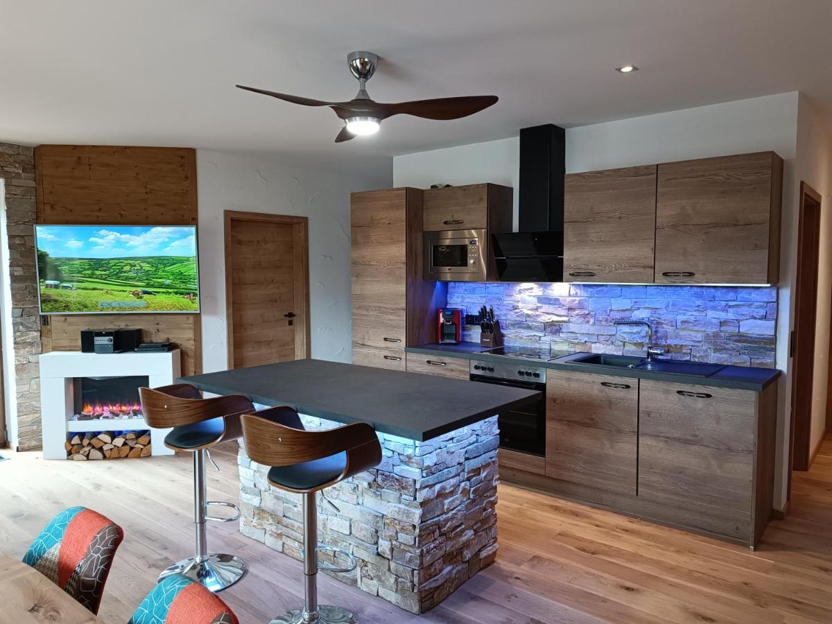 Luxus Ferienwohnung Chalet Seenähe - Housity