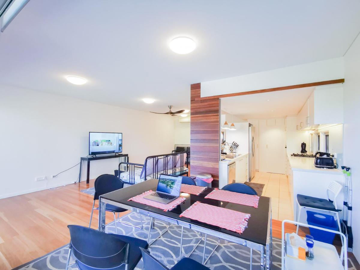 Glebe House Homestay - Housity