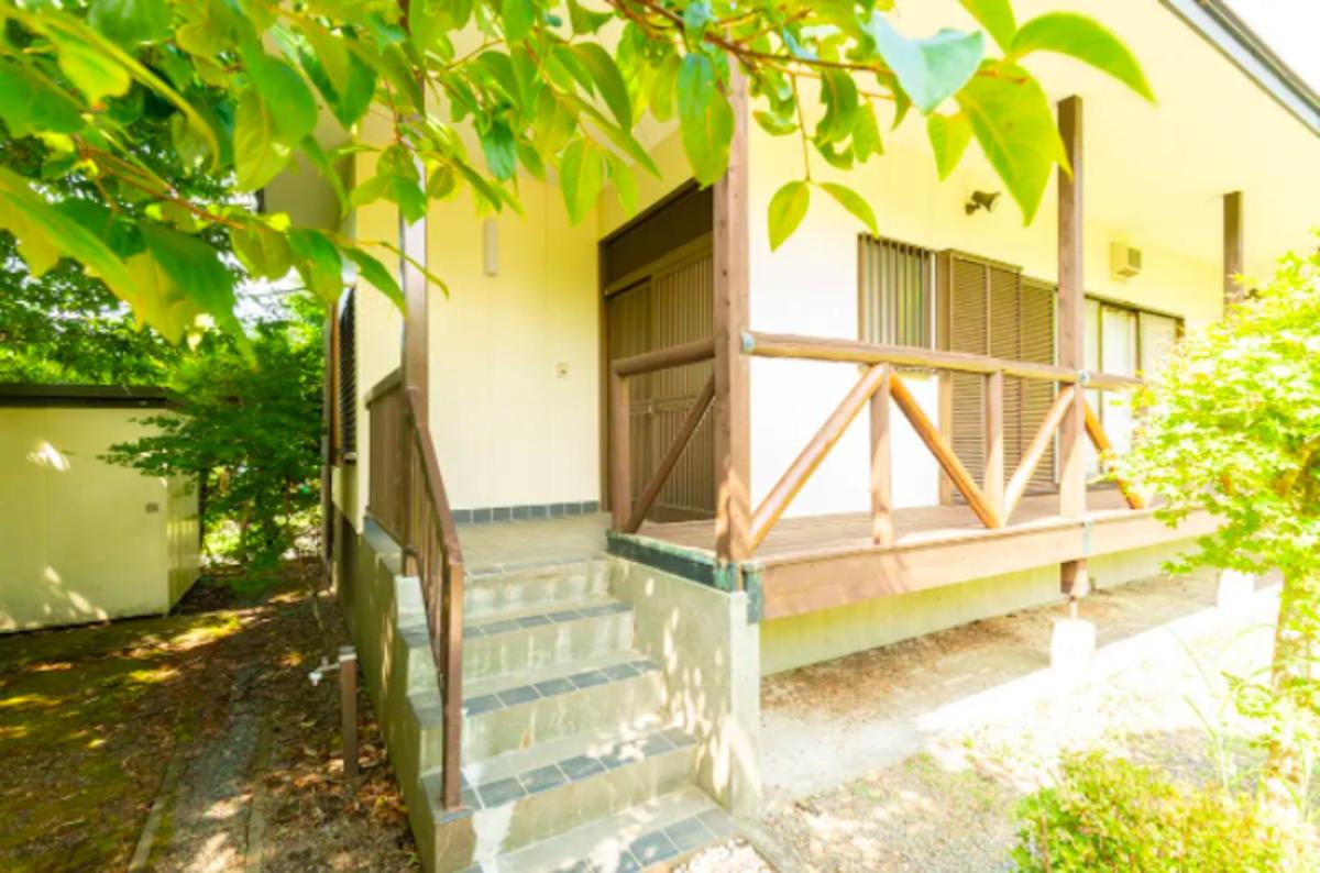 グランツリー箱根仙石原#ペット同伴有料Pet friendly#HAKONE JAPAN STYLE VILLA with SPACIOUS GARDEN#広い芝生のお庭がある平屋でのんびりとした時間 - Housity