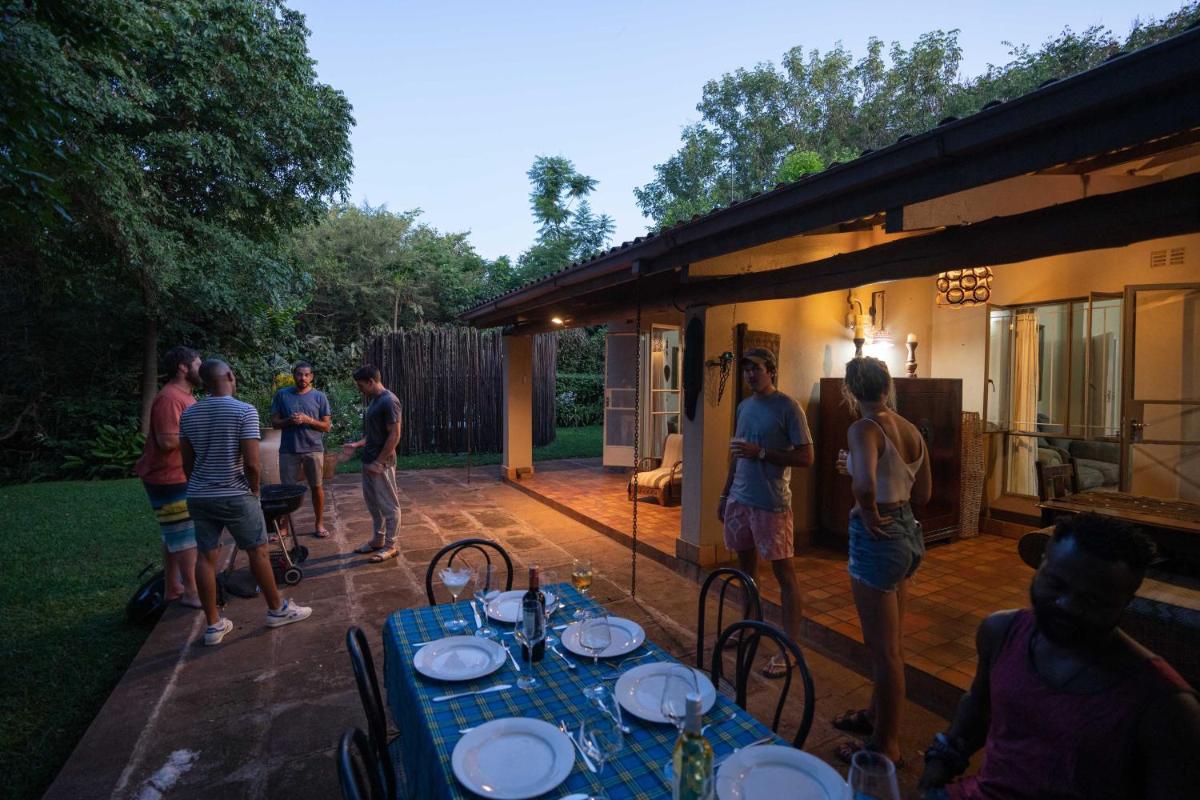 Suitetrails - Beautiful family home set in large lush gardens in the heart of Victoria Falls - 1999
