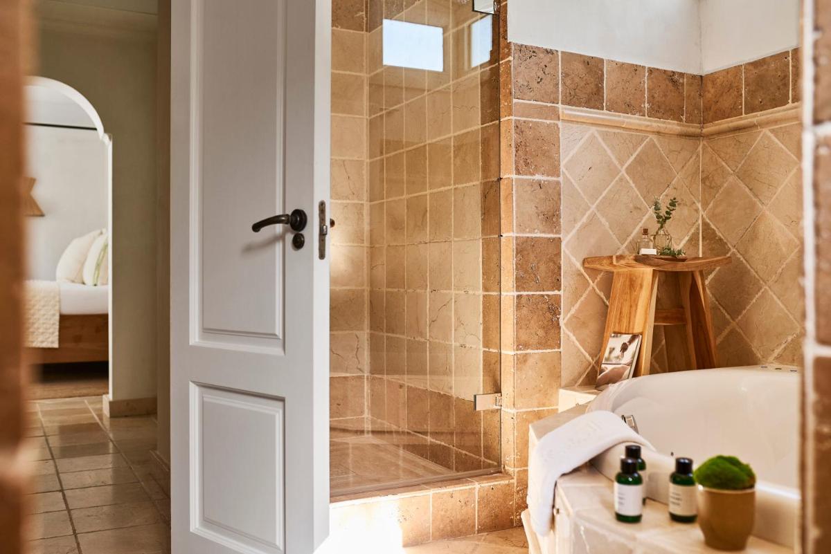 Un baño de Marbella Club Hotel · Golf Resort & Spa
