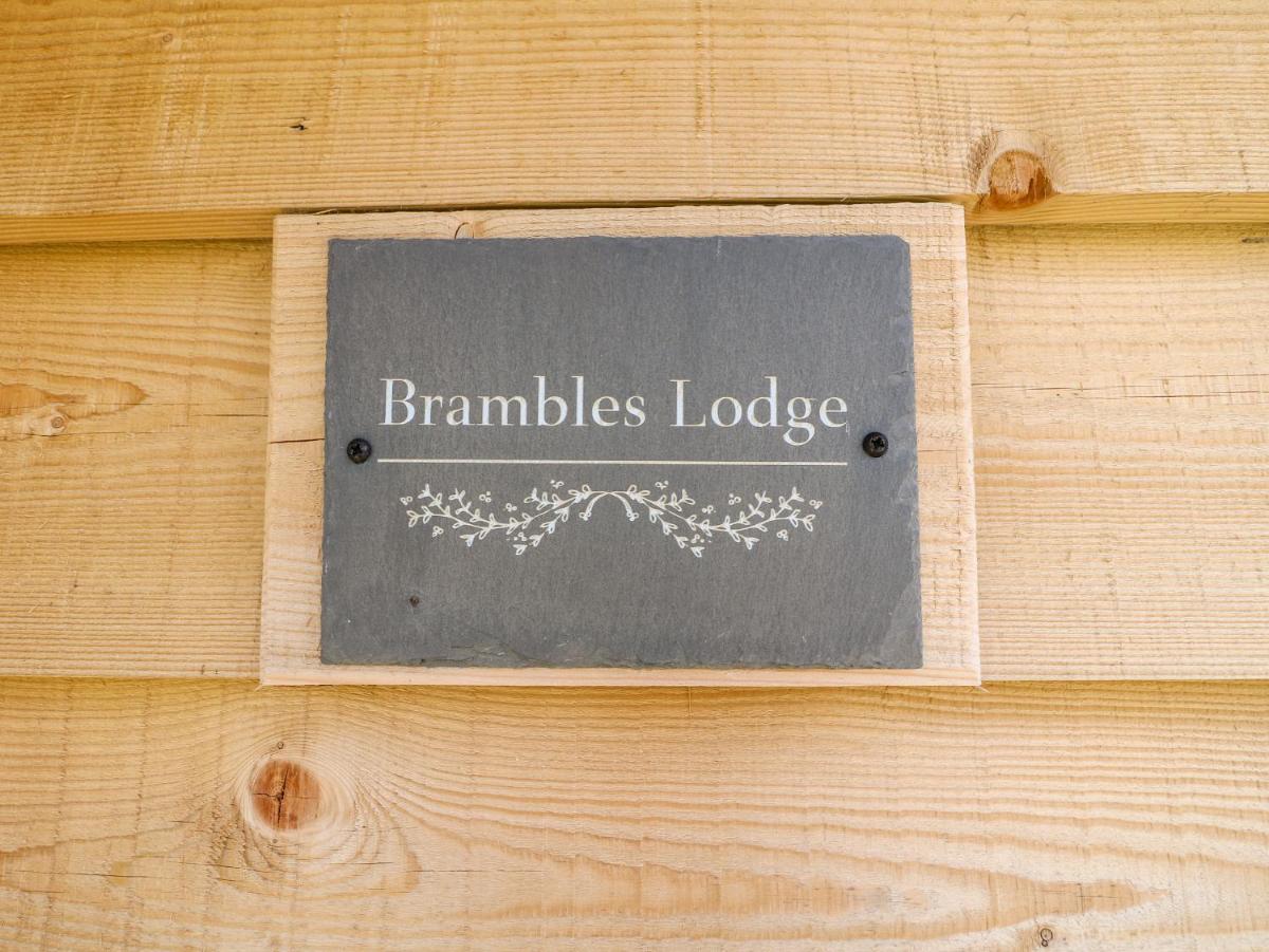 Brambles Lodge - Housity