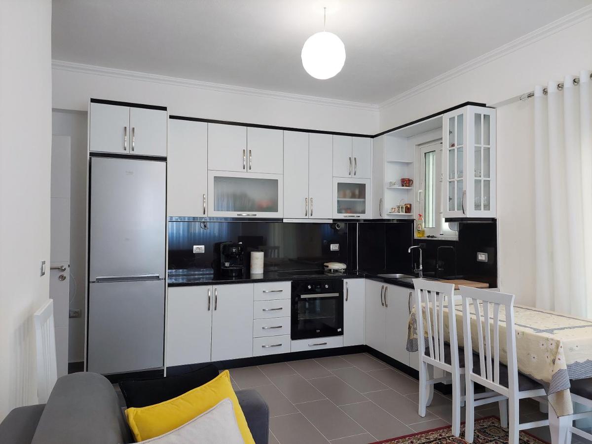 Tina's 1-bedroom condo apartment - Housity