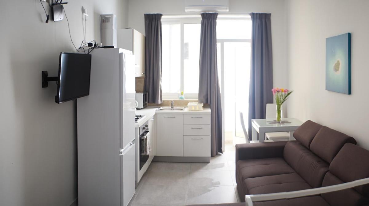 Suitetrails - Wonderful apartments with shared jacuzzi and panorama rooftop