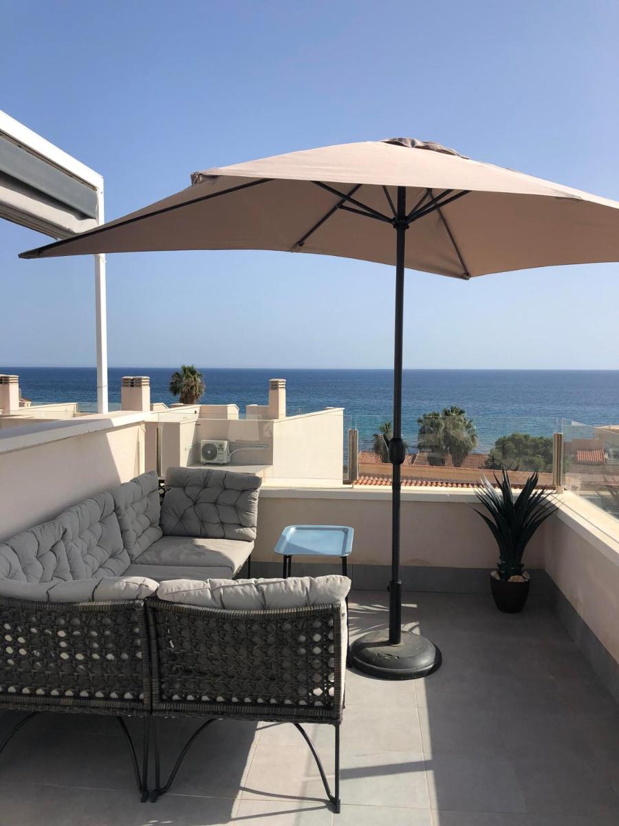 Villa Isla Plana, right by the sea - Grande - Housity