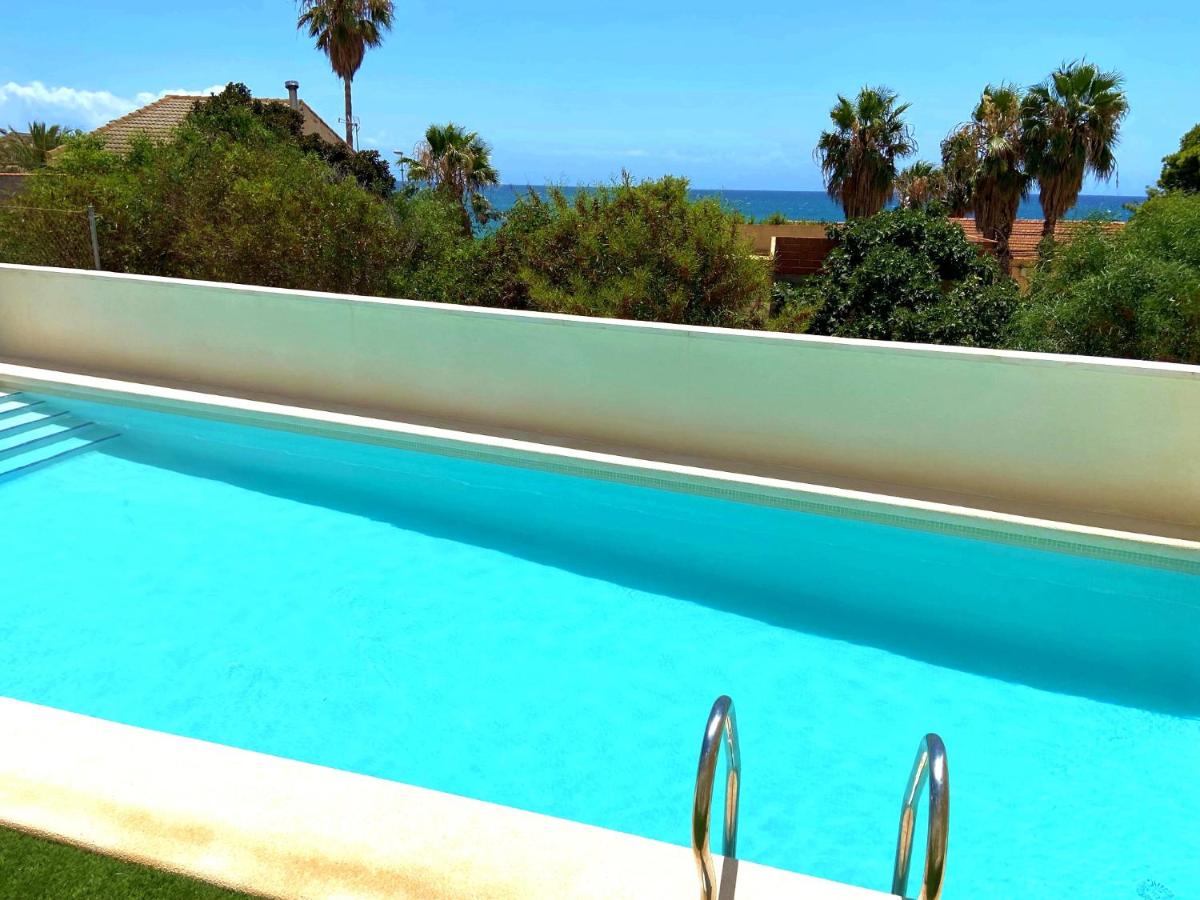 Villa Isla Plana, right by the sea - Grande - Housity