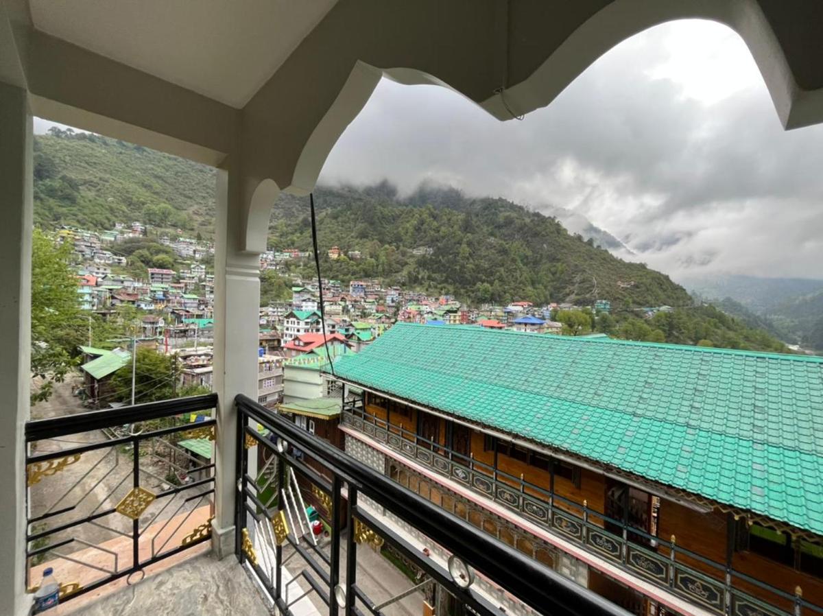 Golden Kang Lachen - Housity