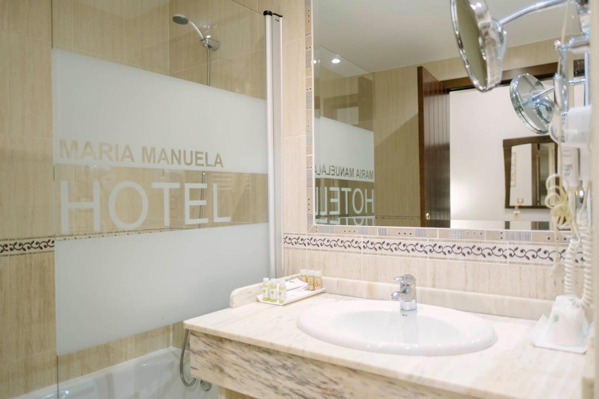 Un baño de Hotel & Spa María Manuela
