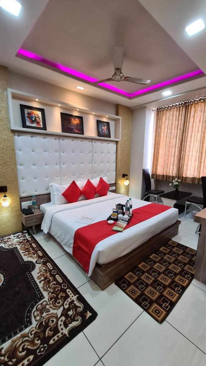 Hotel Surya Palace - Housity
