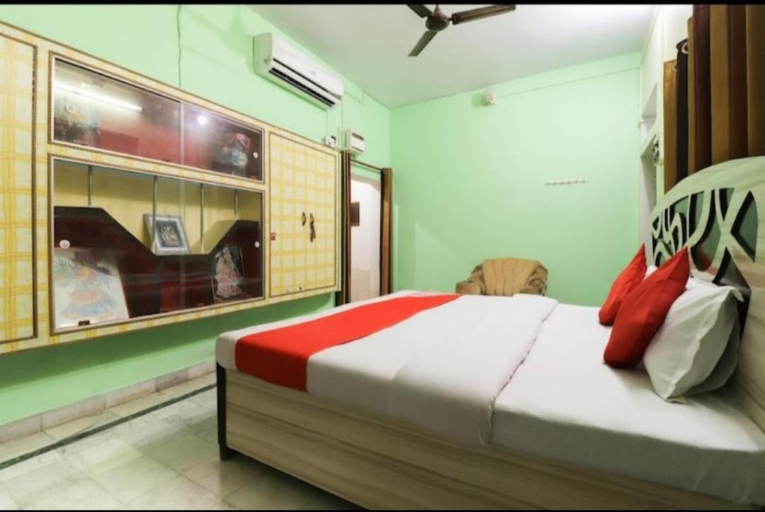 Hotel Madhva Naimisharanya By WB Inn - Housity
