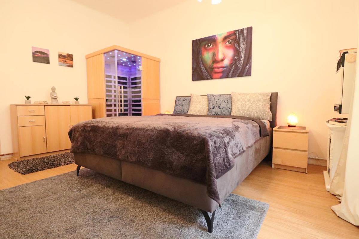 Apartment Relax Strašnice: with Private infra-sauna ! - Housity