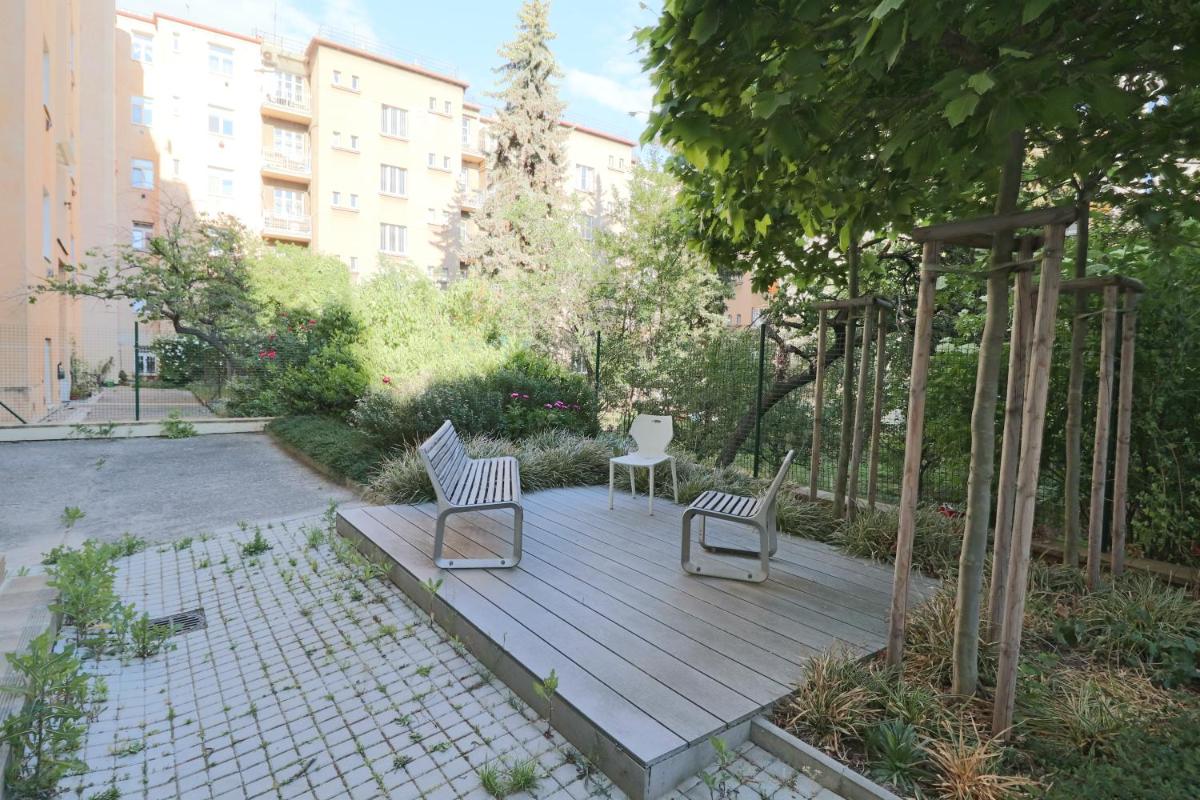 Apartment Relax Strašnice: with Private infra-sauna ! - Housity