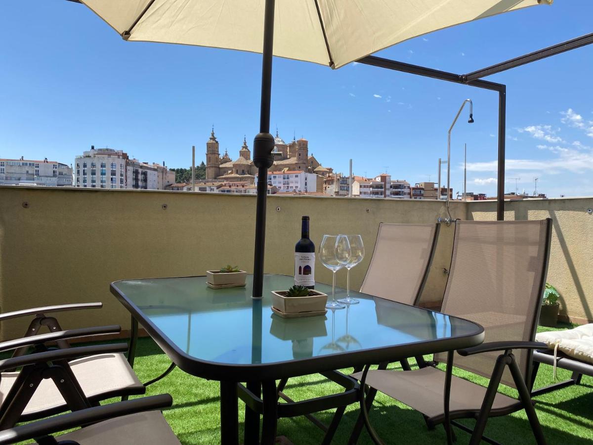 Apartamentos Alcañiz, Suite Deluxe - Housity