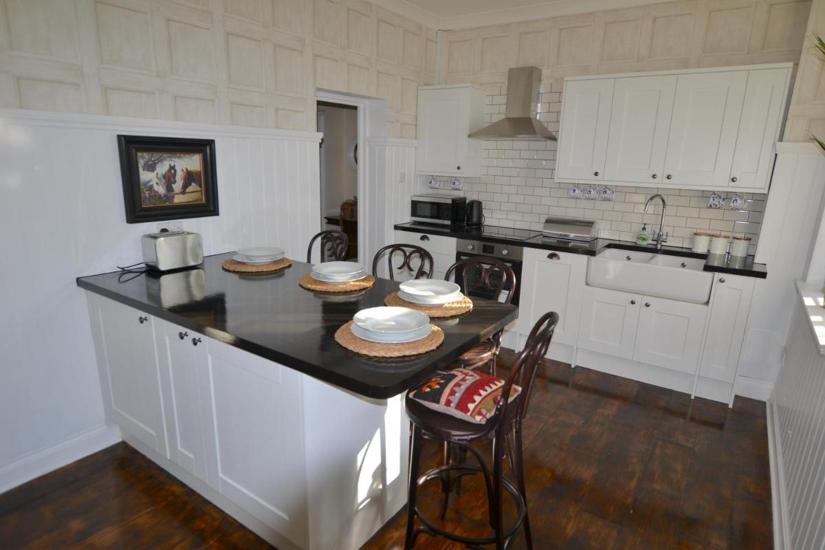Osea Island Holiday Homes - Housity