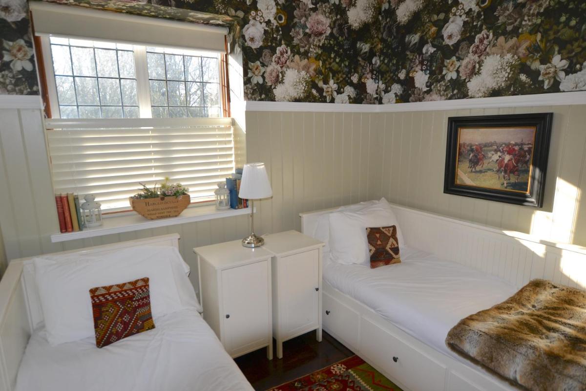 Osea Island Holiday Homes - Housity