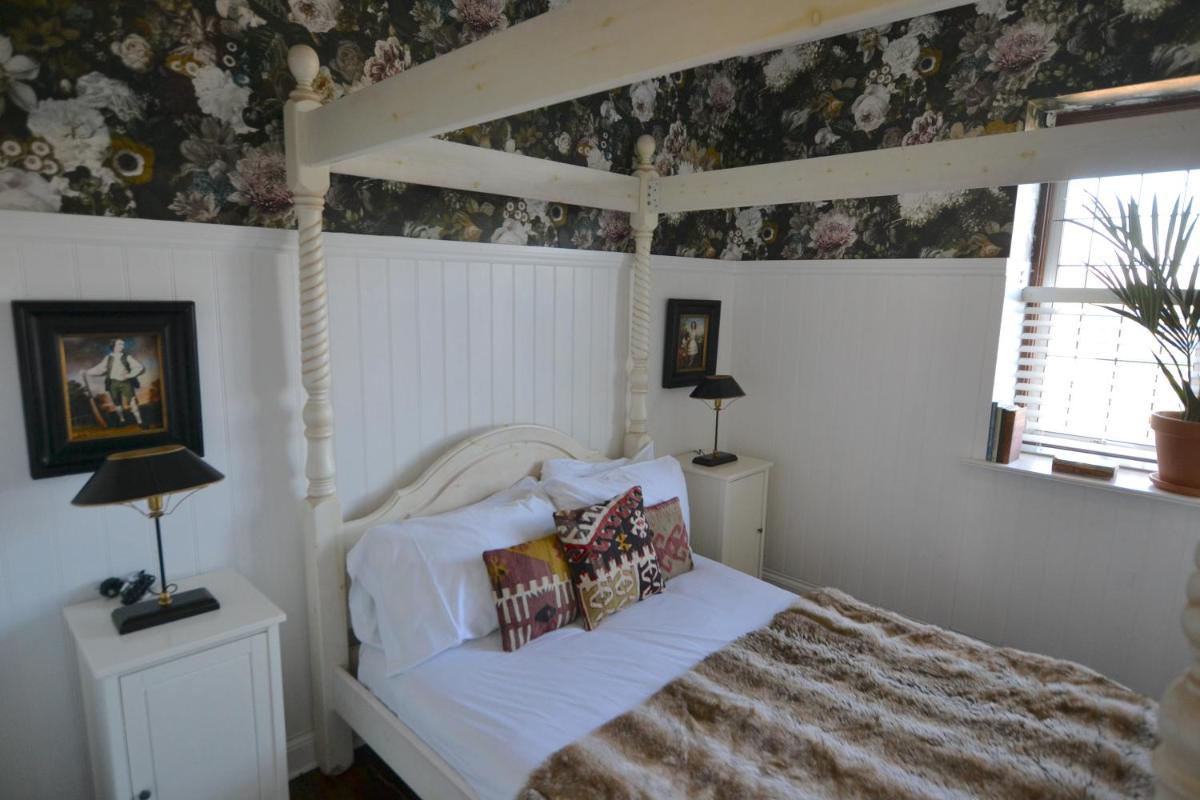 Osea Island Holiday Homes - Housity