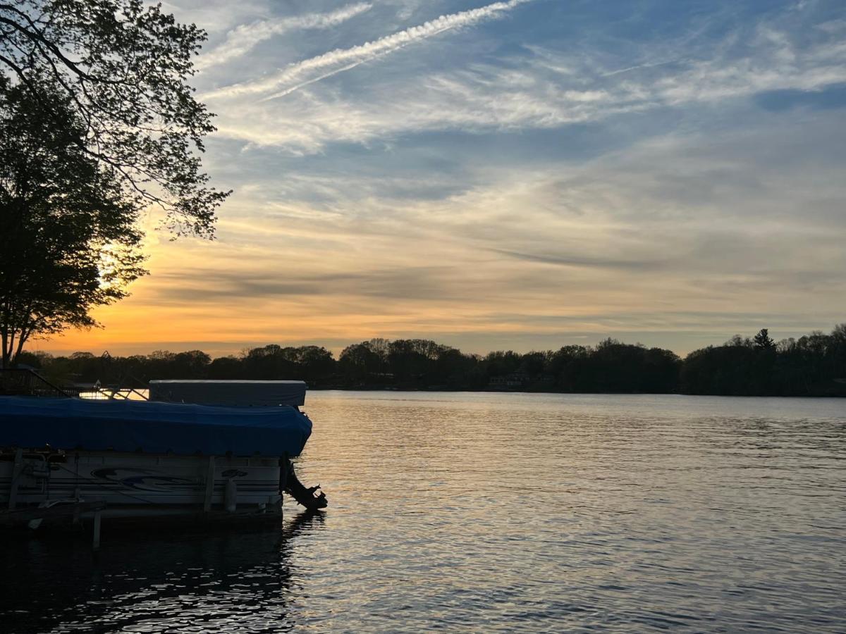 Lakefront Home (newly renovated) in Belleville MI - Housity