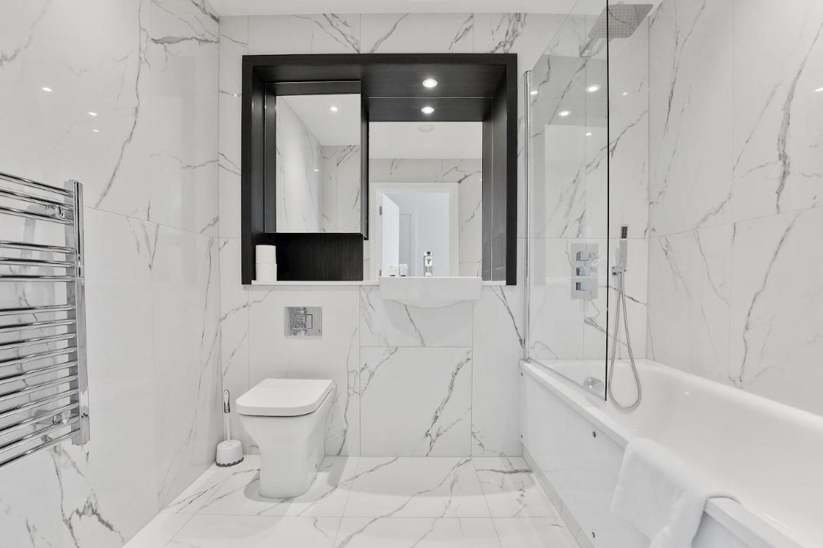 Contemporary 1 Bedroom Apartment - Chinese Quarter - Birmingham City Centre - Housity
