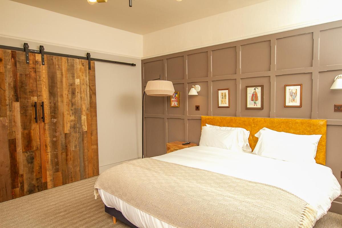 The West Bay Hotel - Housity