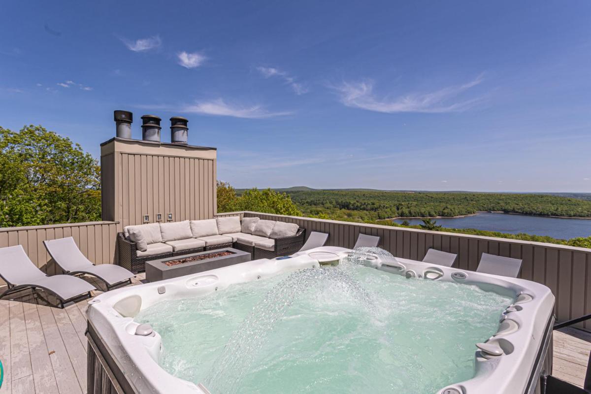 Mountain Top Mansion ~ Incredible Views ~ 10 Person Hot Tub - Beach Access! - Housity