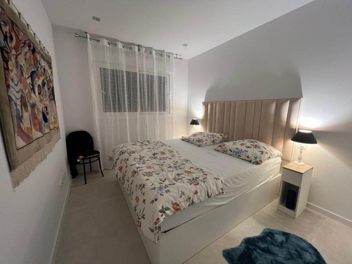 New build modern ap 4 min walk to the beach and Marbella old town - Housity