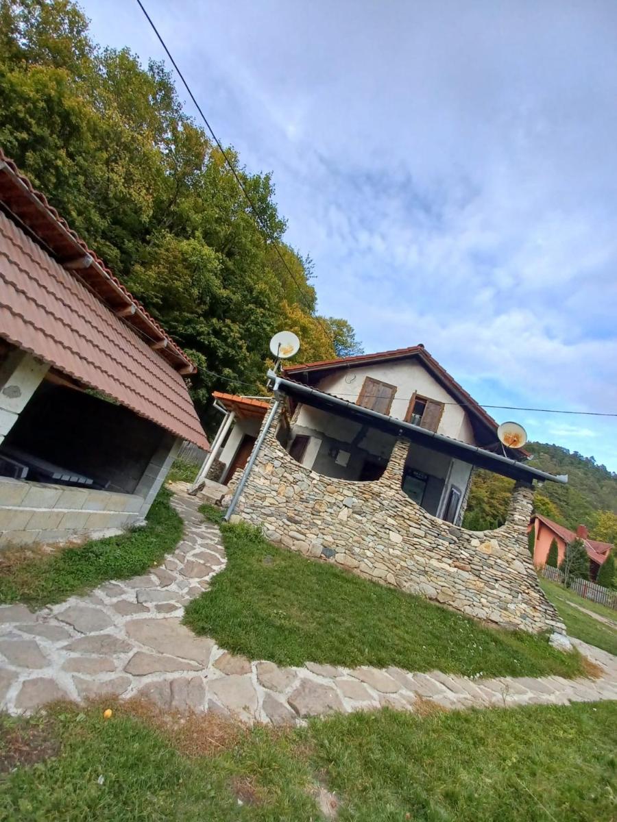 Casă de vacanţă - Housity