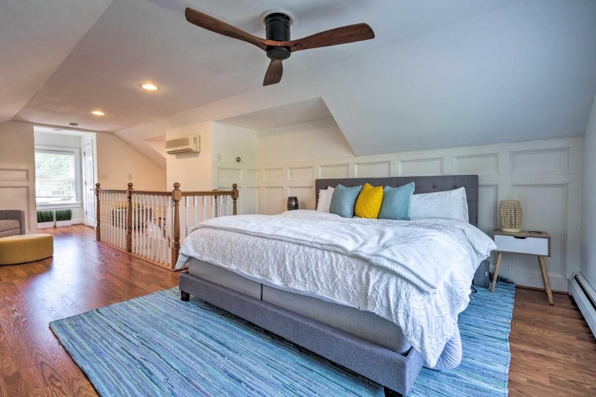Waterfront North Beach Home about 2 Mi to Beach! - Housity
