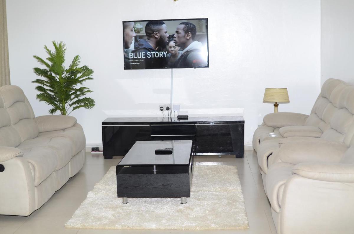 Sofitel Executive 3 bedrooms own compound milimani - Housity