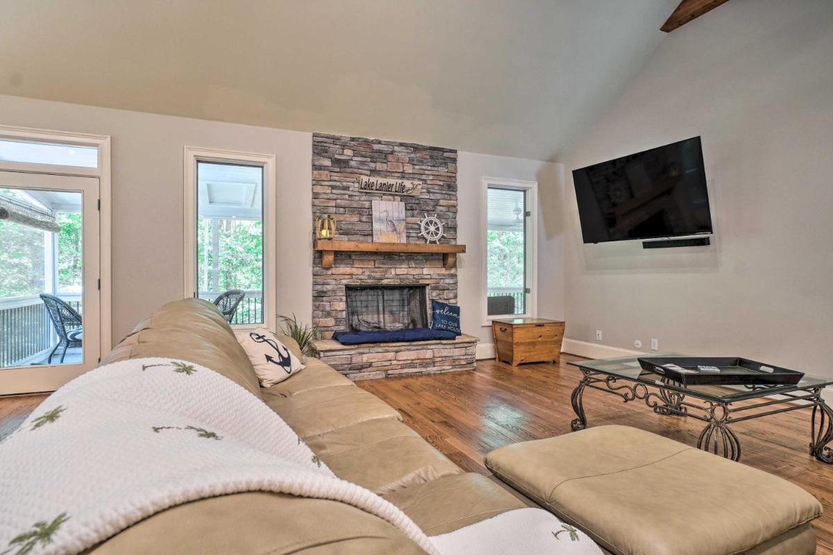 Grand Place Vacation with Grill and Pool Table! - Housity