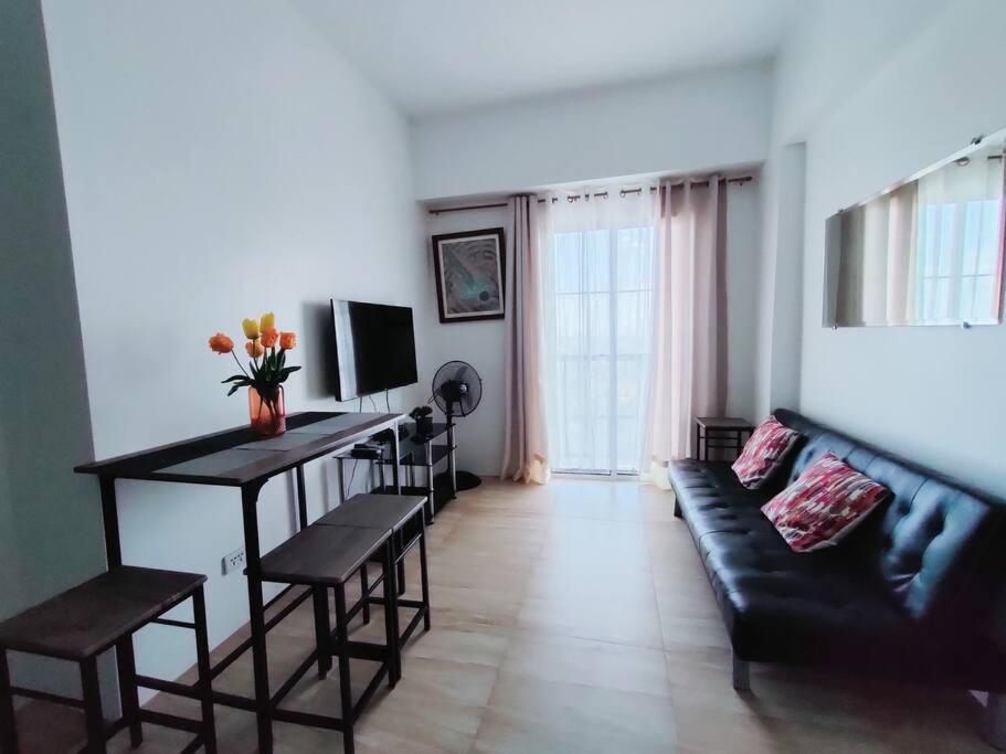 1 Bedroom unit with overlooking seaview at Banawa. - Housity