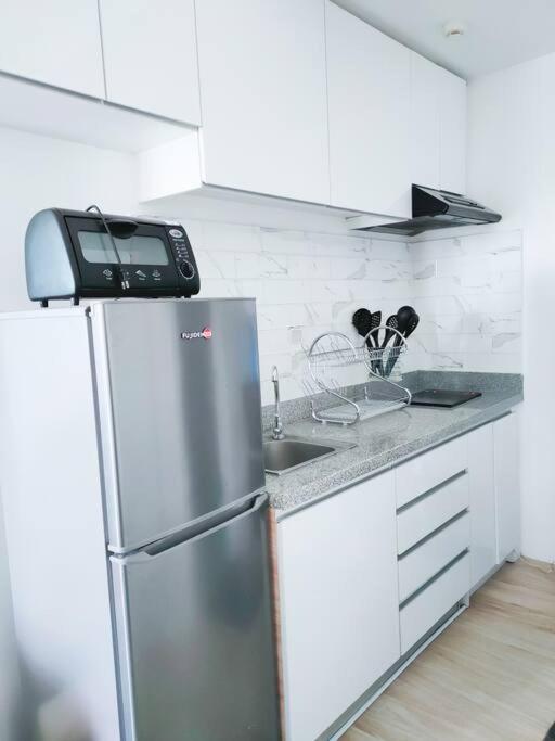 1 Bedroom unit with overlooking seaview at Banawa. - Housity