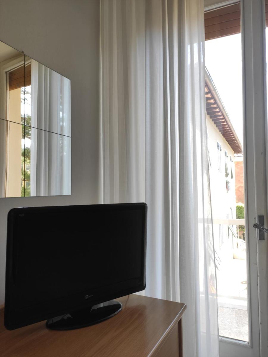Hotel Imperia - Housity
