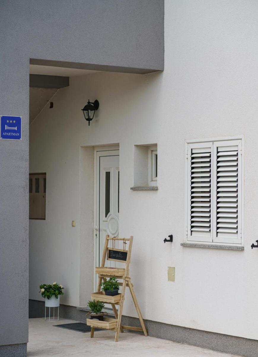Apartman Rusula Vodice - Housity