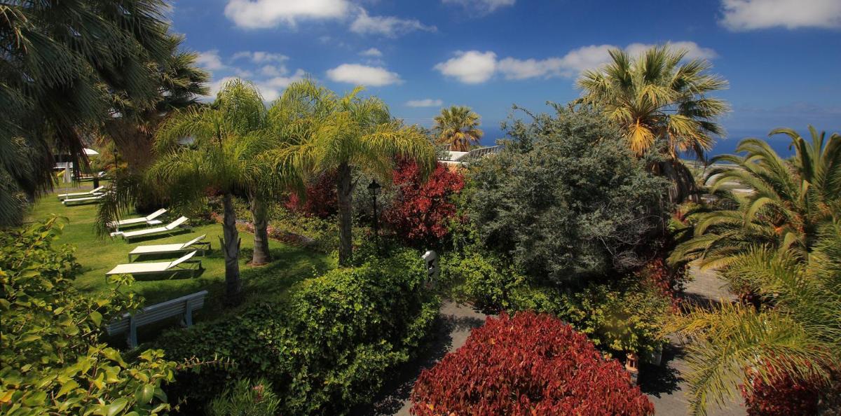 Jardín al aire libre en La Palma Jardín Resort