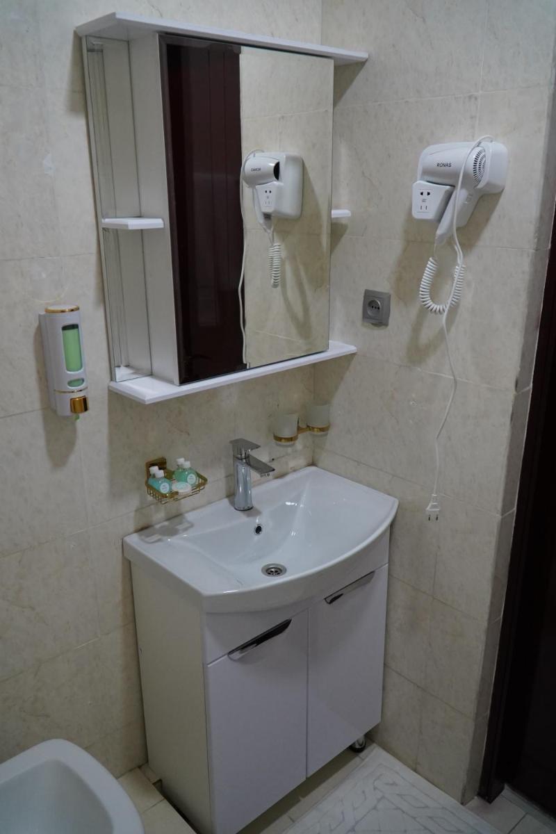 Gulistan Hotel - Housity