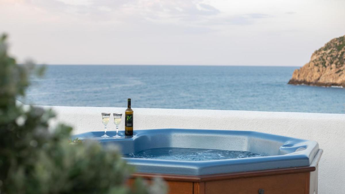 white house apollon naxos - Housity