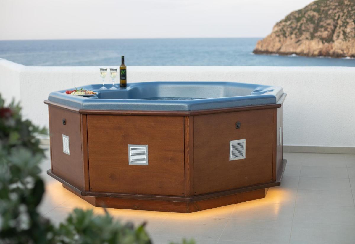 white house apollon naxos - Housity