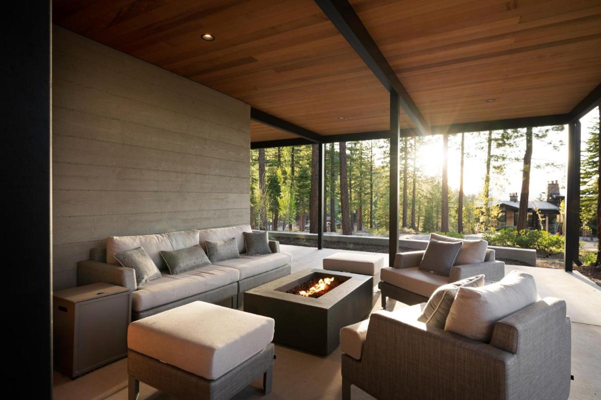 Luxury Tahoe Mountain Escape Sleeps 10 with Hot Tub- 3 night minimum stay - Housity