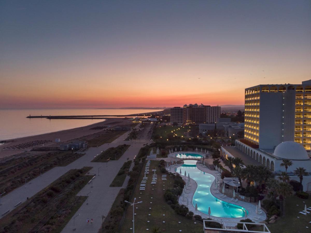 A piscina em ou perto de Crowne Plaza Vilamoura - Algarve by IHG
