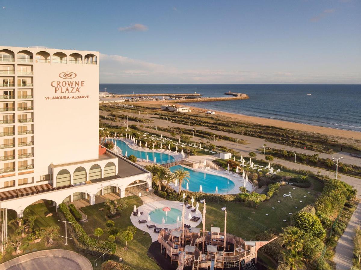 A piscina em ou perto de Crowne Plaza Vilamoura - Algarve by IHG