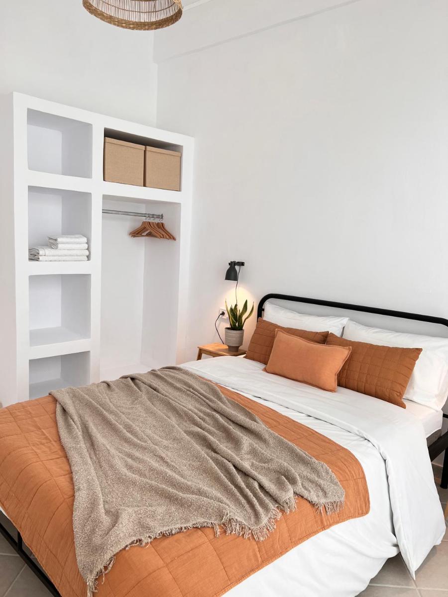 House of Hats II - Housity