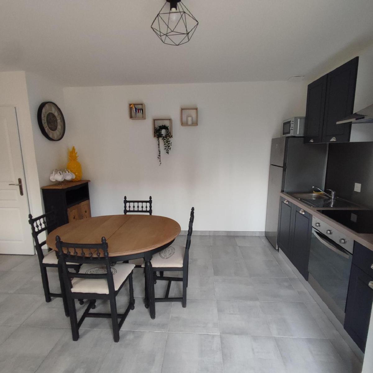 Agréable maison de ville rénovée - Housity