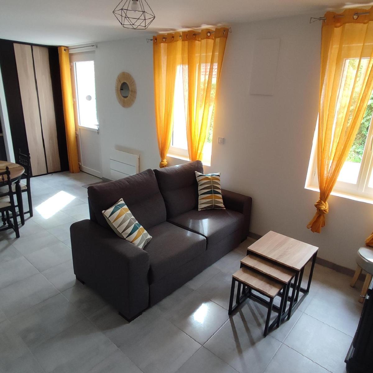 Agréable maison de ville rénovée - Housity