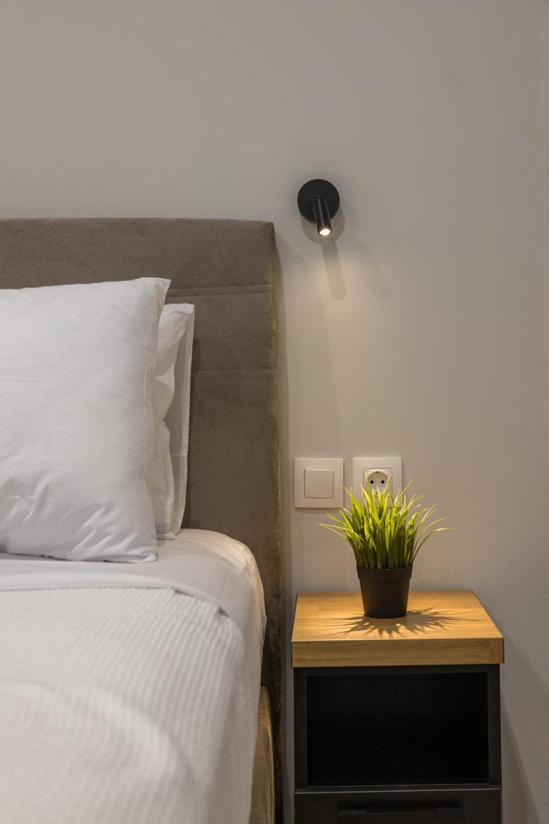 Suitetrails - Raise Averof Serviced Apartments