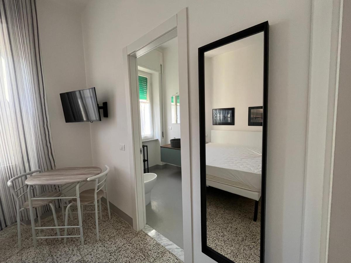 Bed and coffee Rooms Portoferraio - Housity